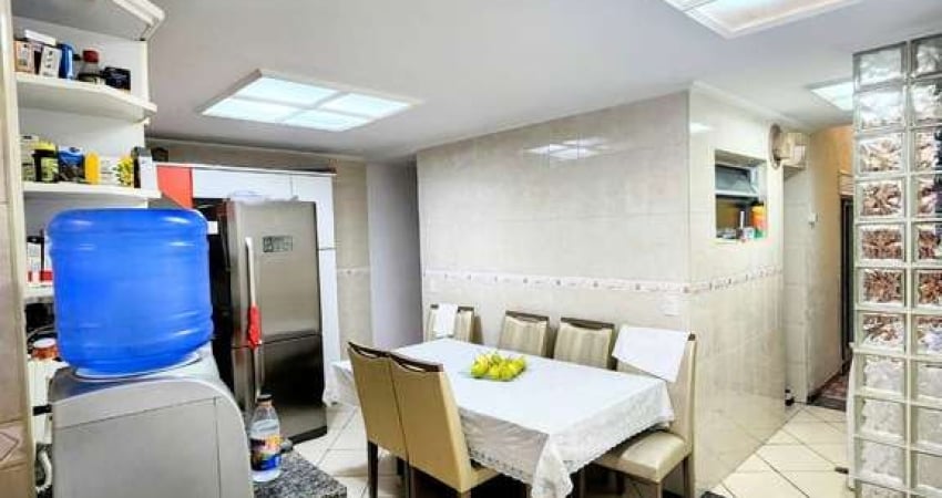 Ótima casa com 3 dormitórios à venda no bairro Jardim Stella em Santo André/SP!