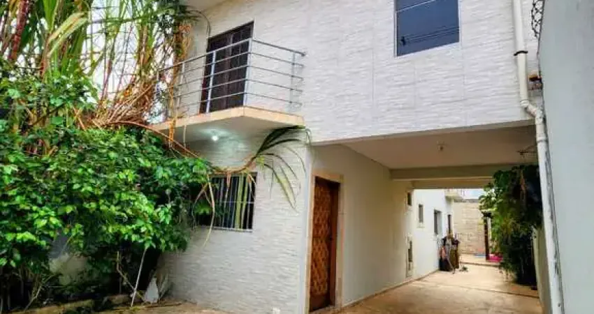 Casa à venda no jardim quaresmeira 3 em suzano/sp: 2 quartos, 2 suítes, piscina e churrasqueira!