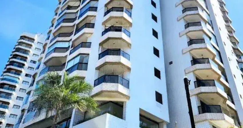Apartamento na enseada: 3 quartos, 2 suítes, 2 salas, 3 banheiros, 2 vagas, 92,88m² - apenas 50m da praia!