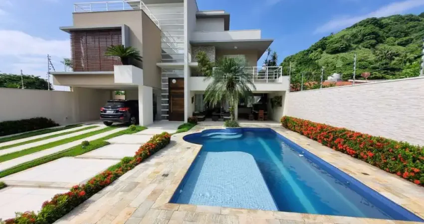 Mansão de Luxo na Praia do Tombo, Guarujá-SP: 5 suítes, espaço gourmet, piscina e muito mais! Venha se encantar!