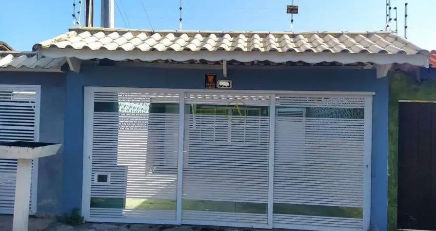 Casa á 700m da Praia, 2 dorms toda reformada à venda em Peruíbe