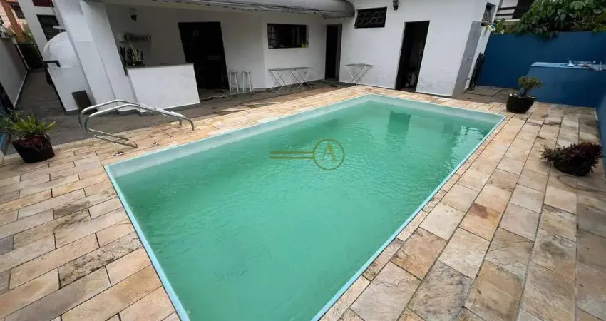 Casa térrea à venda no Condomínio Boungainvillée I em Peruíbe