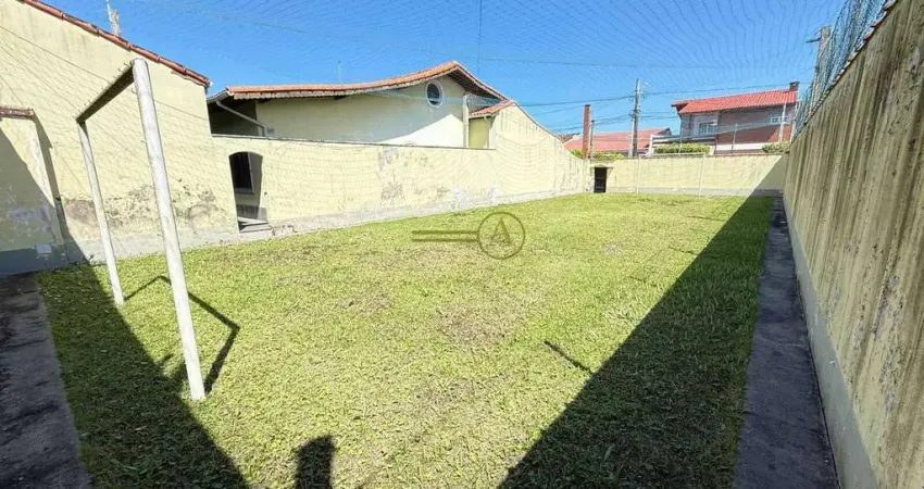 Terreno em Peruíbe, para construção de casa murado, aterrado e com calçada.