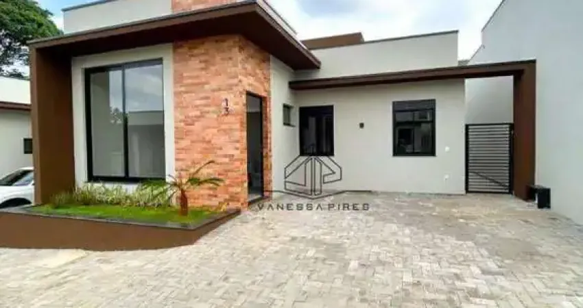 Casa em condomínio, com 03 dormitórios, ao lado da Av Lucas em Atibaia