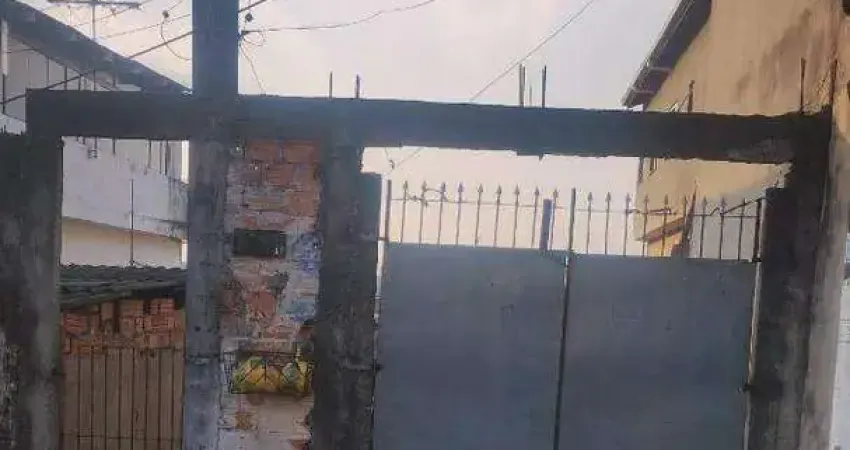 TERRENO COM CONSTRUÇÃO SEMI ACABADA - IDEAL PARA CONSTRUTORES