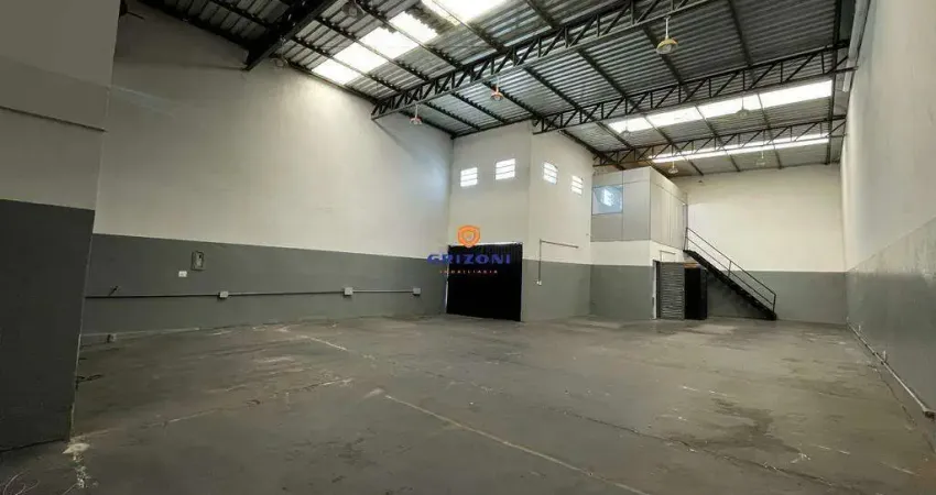 BARRACÃO I 1 SALÃO AMPLO I 2 BANHEIROS I 1 COZINHA I 1 SALA PISO SUPERIOR