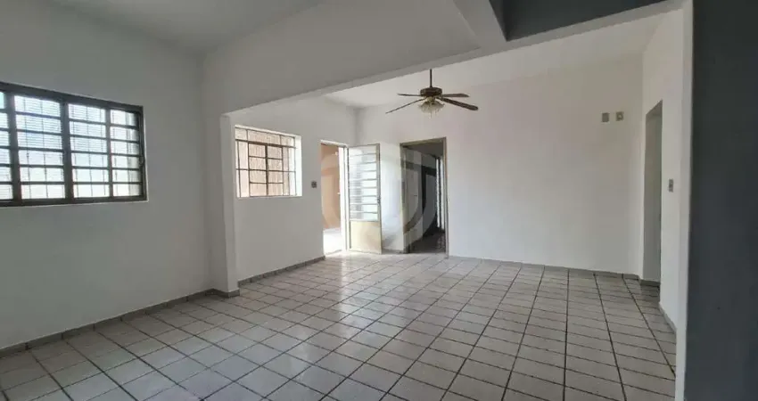 Casa para locação com 3 quartos 240m² na Vila Coralina