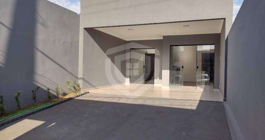 RESIDENCIA NOVA | 3 Dormitórios | 1 suíte | 4 Vagas de garagem | quintal amplo
