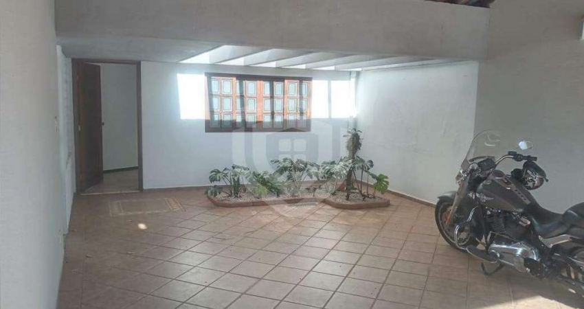 SOBRADO JD. EUROPA | 3 SUITES | 1 SALA | 4 VAGAS |