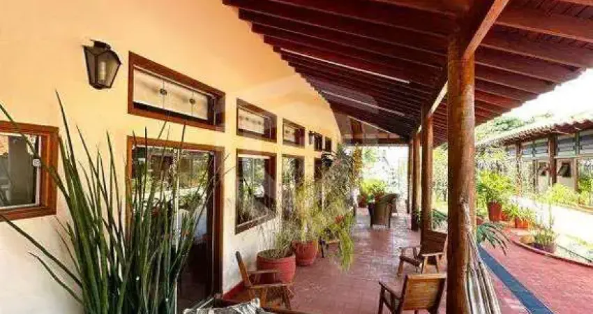 CASA TÉRREA RESIDENCIAL SHANGRI-LA | 3 SUITES |6 BANHEIROS | 4 VAGAS