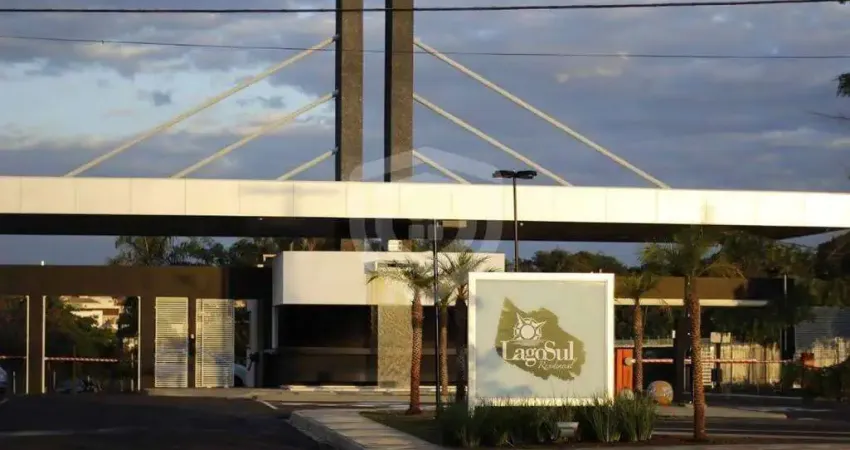 Terreno de esquina à venda no Condomínio Lago Sul - 900 m²