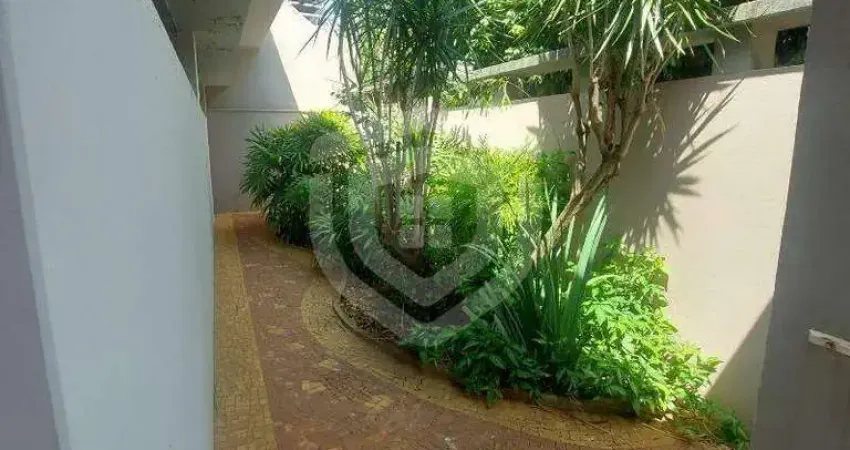 Casa para alugar com 3 quartos 266m²- Jardim Aeroporto