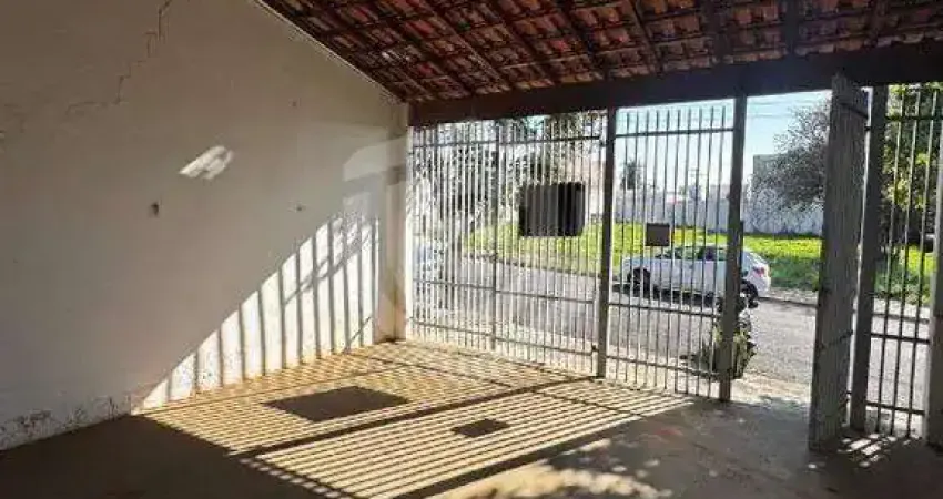 Casa térrea com 2 quartos para venda Jardim Solange