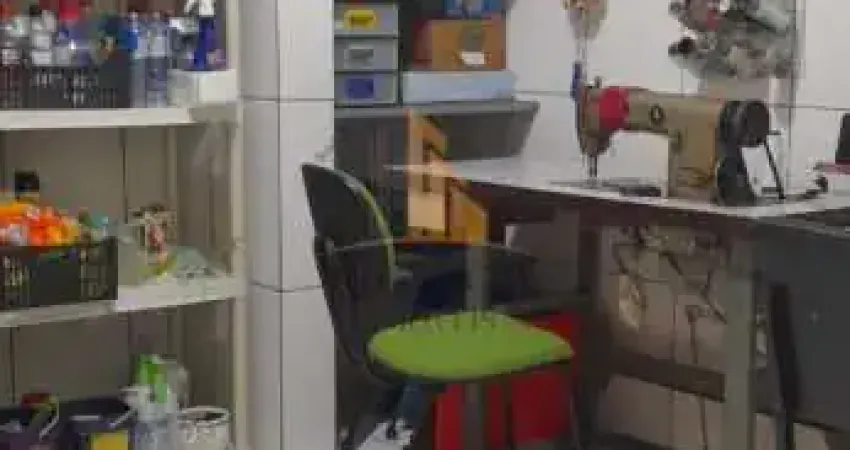 Sobrado em Vila Tolstoi, São Paulo: 169m², 3 quartos, 2 banheiros - venda por R$800K