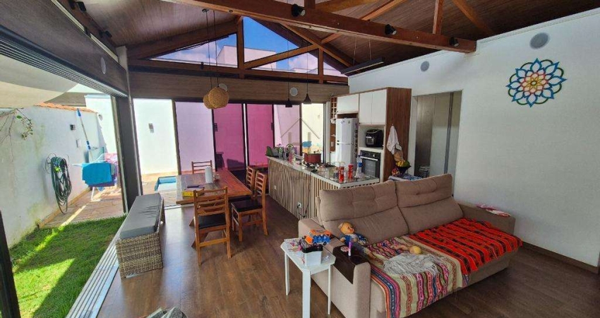 Casa à venda em Cotia, Chácara Real (Caucaia do Alto), com 2 suítes, com 112 m²