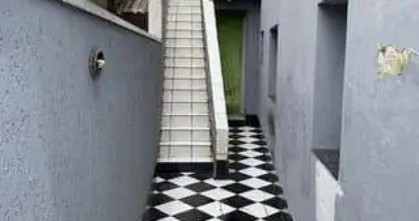 Sobrado Individual com 180m², 3 Dorm (1 Suíte), 2 Vagas e Churrasqueira em Parqu