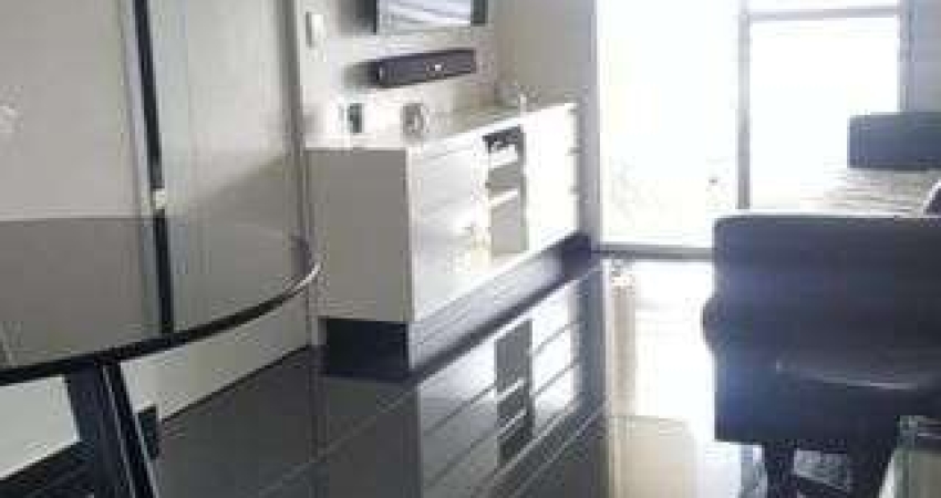 Lindo Apartamento com 2 Quartos, 1 Suíte, Sacada Envidraçada com Cortina Rolo An