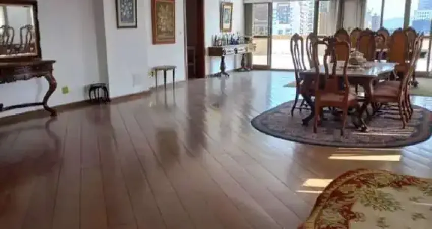 Manhattan - Cobertura com 1.200m², 6 Suítes, 9 Vagas e Ótima Localização em Baru