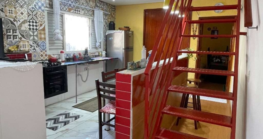 Casa com 325m², 3 Dorms(2 Suítes), 2 Vagas, Escritório e Bem Localizada no Parqu