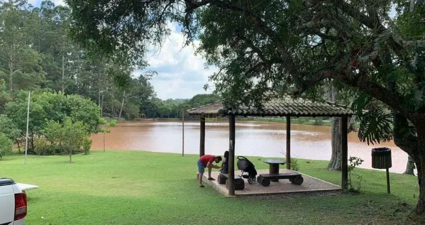 Colonial Village - Terreno com 1.905 m², Ótima Localização em Cotia/SP! Contato: