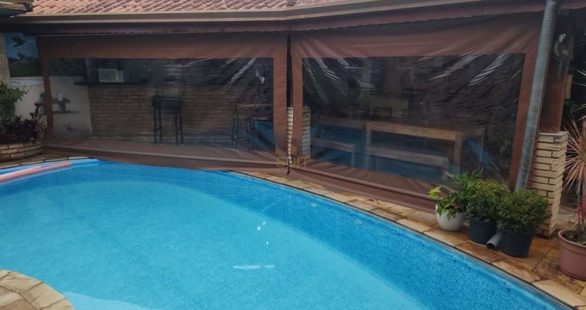 São Fernando Residência - Excelente Casa com 196m², 2 Dorm (1 Suíte), 9 Vagas e