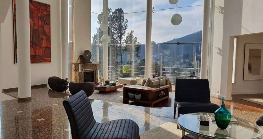 Alphaville 10 - Casa com 740m², 5 Suítes, 3 Vagas, Espaço Gourmet, Mobiliada e D