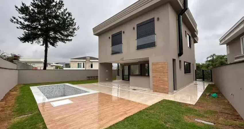Burle Marx - Casa com 365m², 4 Suítes, 4 Vagas e Área Gourmet com Churrasqueira