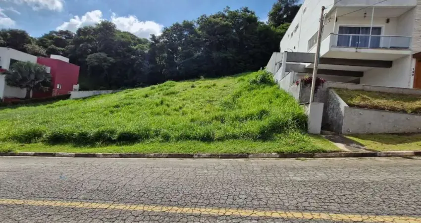 Terreno de 600 m² à venda no condomínio Beverly Hills Barueri/SP - (11) 94584-82