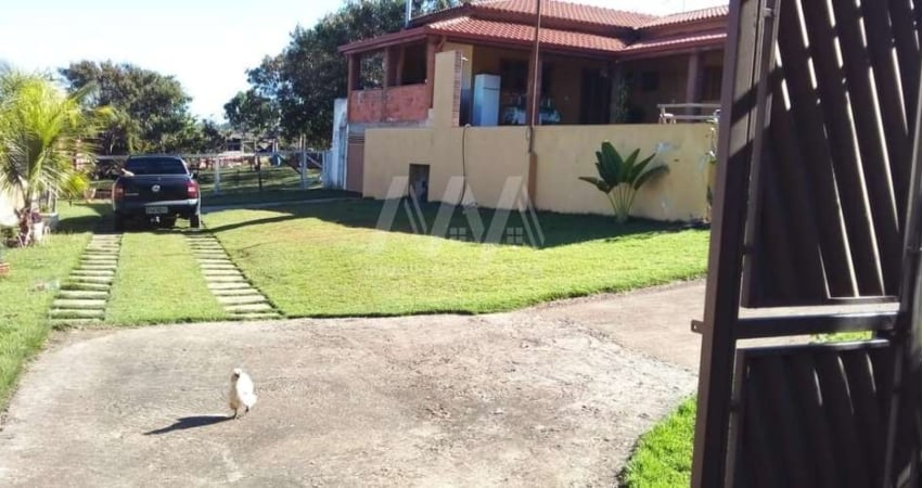 Chácara para Venda em Sorocaba, Caguassu, 2 dormitórios, 2 suítes, 2 banheiros