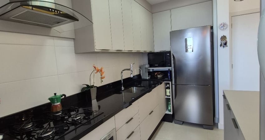 Apartamento com suíte e vista mar - São José
