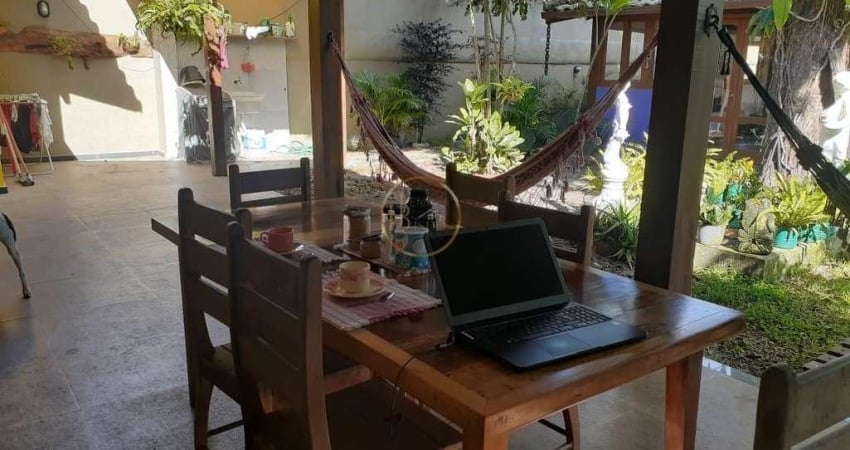Casa 03 Dorm. em Arraial D'ajuda - Porto Seguro com 200m², 2 Suítes e 4 Banheiros - Venda e Locação