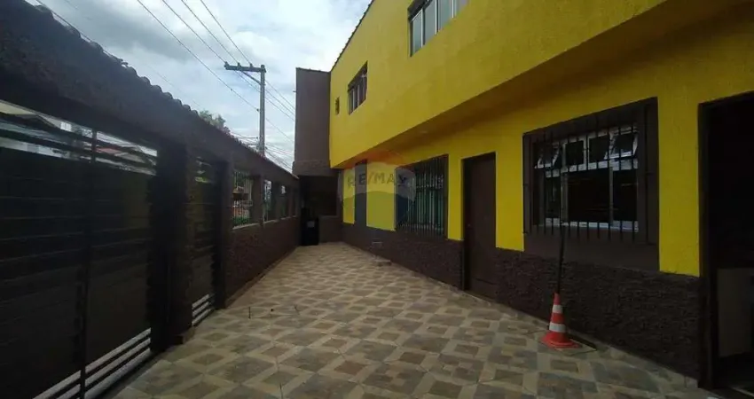 Excelente sobrado para venda com duas casas no quintal/parque das américas.