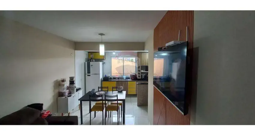 Casa com 2 quartos à venda no Jardim Aracy, Mauá 
