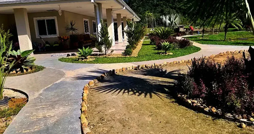 Imperdível !!!  Chácara com uma Beleza Incomparável em Cada Detalhe