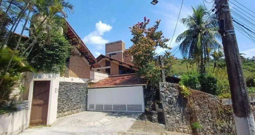 Casa com 3 dormitórios à venda, 330 m² por R$ 2.000.000 - Praia Deserta - São Sebastião/SP