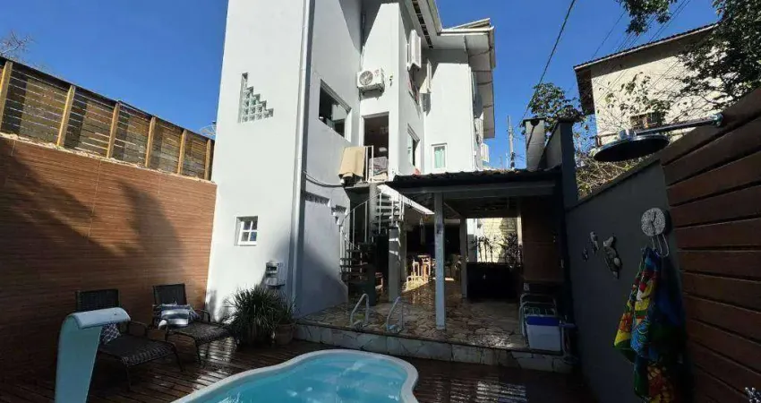 Sobrado com 3 dormitórios à venda, 182 m² por R$ 1.650.000 - São Francisco - São Sebastião/SP