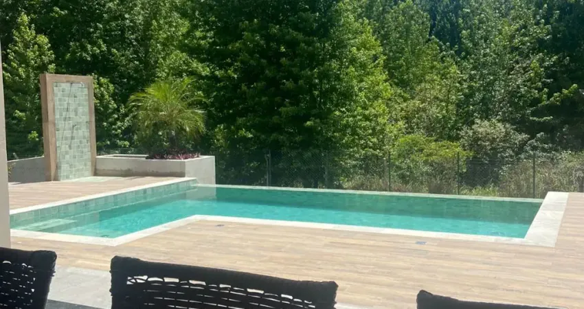 Linda casa Alto Padrão no Condomínio Terras Caxambu com 4 suítes