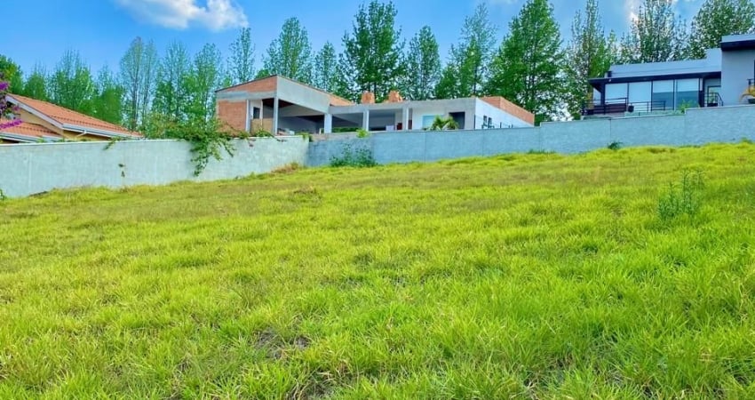 Belíssimo Terreno com 1000m² no Condomínio Terras Caxambu
