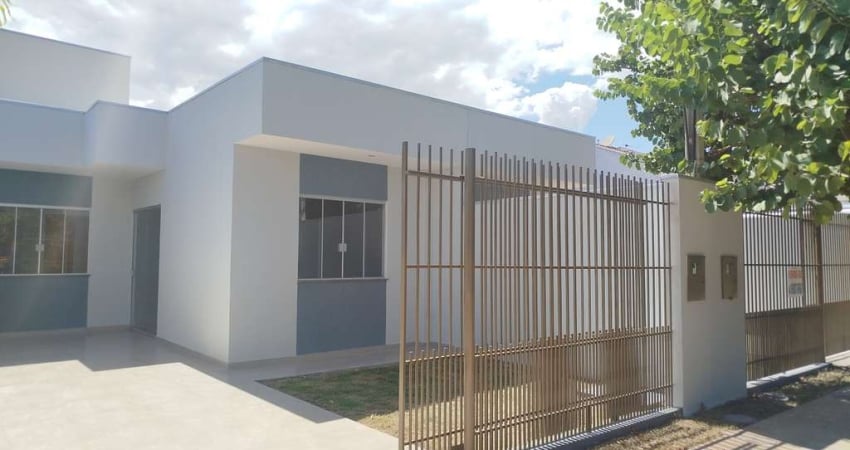 Casa 3 dormitórios para Venda em Maringá, Jardim Três Lagoas, 3 dormitórios, 1 suíte, 1 banheiro, 2 vagas