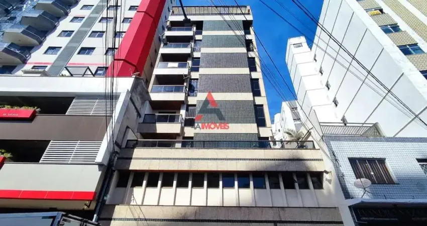 EXCELENTE 2 QUARTOS C/ 1 SUÍTE, VARANDA E ELEVADOR EM PLENO CENTRO DE JUIZ DE FORA