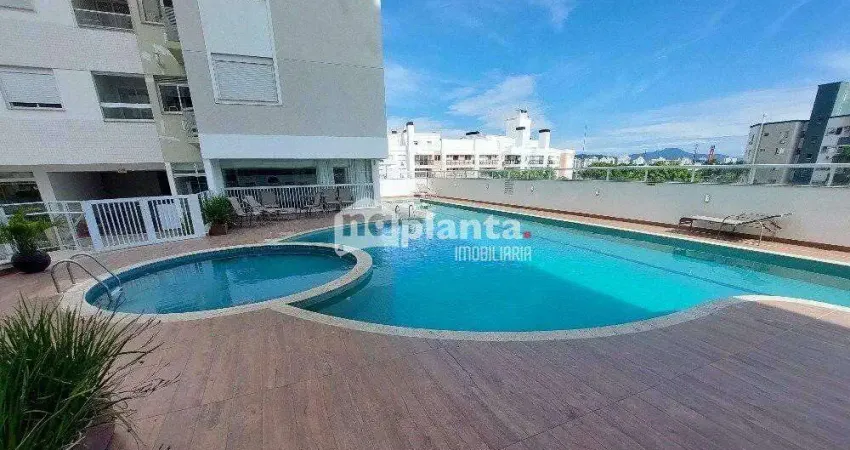 Apartamento à venda no Bairro Abraão em Florianópolis-SC, com 2 quartos, 1 suíte, 1 vaga