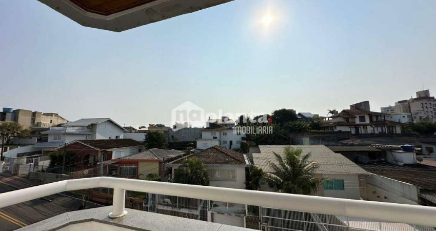Apartamento à venda no Bairro Capoeiras em Florianópolis-SC, com 3 quartos, 1 suíte, 1 vaga