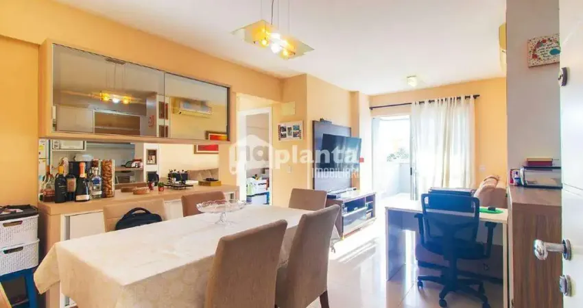 Apartamento à venda no Bairro Campinas em São José-SC, com 2 quartos, 1 suíte, 1 vaga