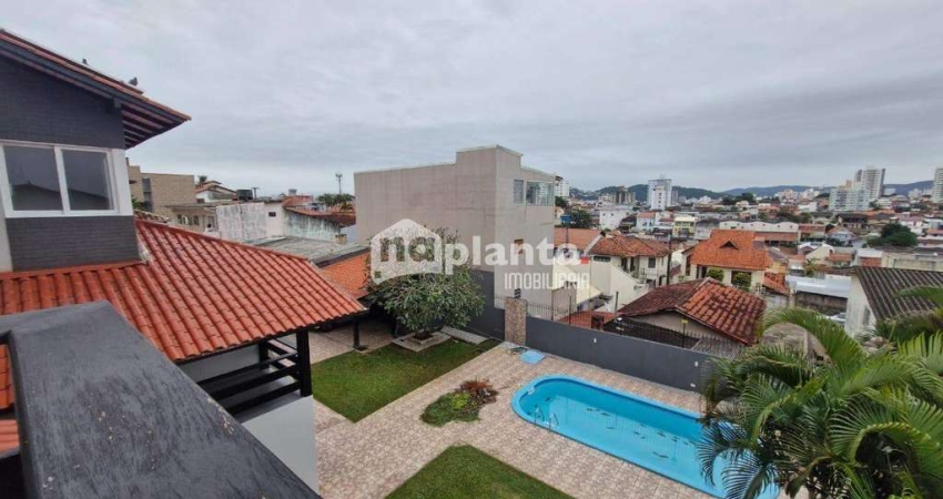 Casa à venda no Bairro Jardim Atlântico em Florianópolis-SC, com 4 quartos, 1 suíte,