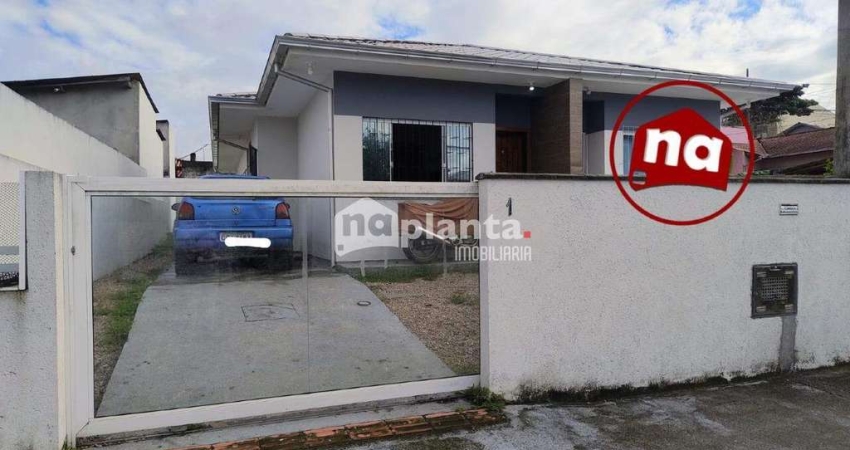 Casa à venda no Bairro Forquilhas em São José-SC, com 3 quartos, 1 suíte, 2 vagas