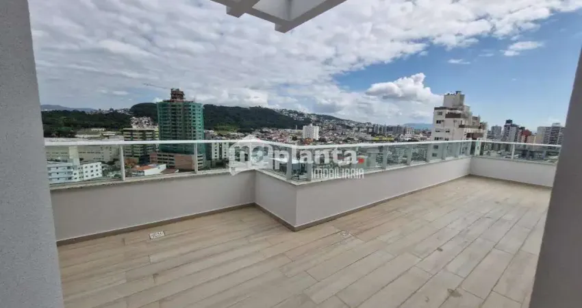 Cobertura à venda no Bairro Kobrasol em São José-SC, com 3 quartos, 1 suíte, 2 vagas