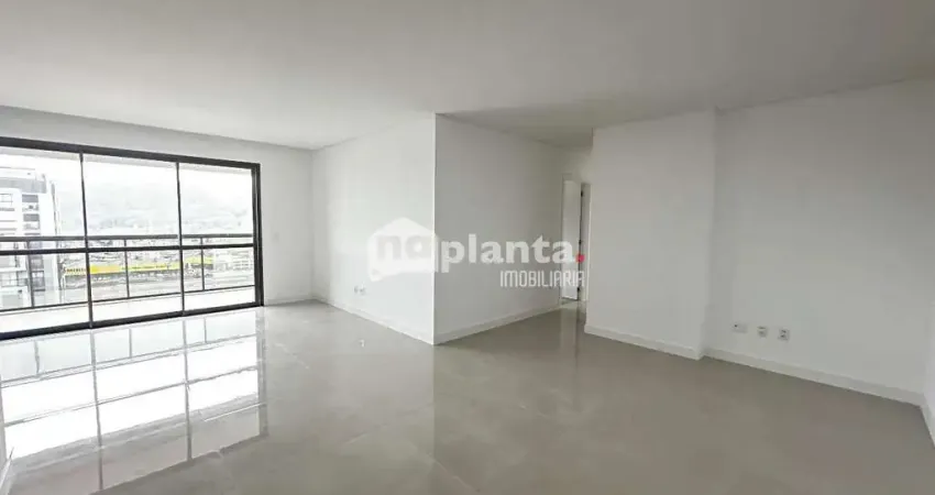 Apartamento à venda no Bairro Kobrasol em São José-SC, com 3 quartos, 3 suítes, 2 vagas