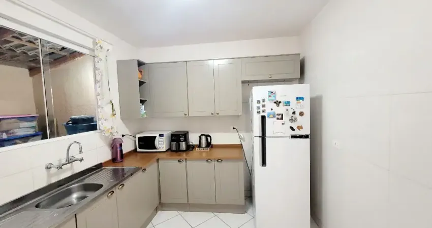 Excelente sobrado de 3 quartos (sendo 1 suíte com hidromassagem)