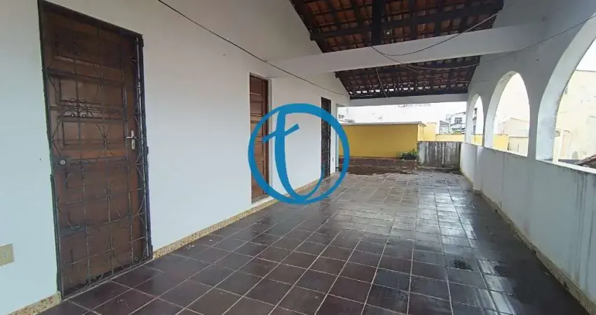 Cobertura  à venda no bairro Matatu em Salvador-BA: 4 quartos, 2 suites, 2 salas, 1 vaga de garagem, 200m² de área.