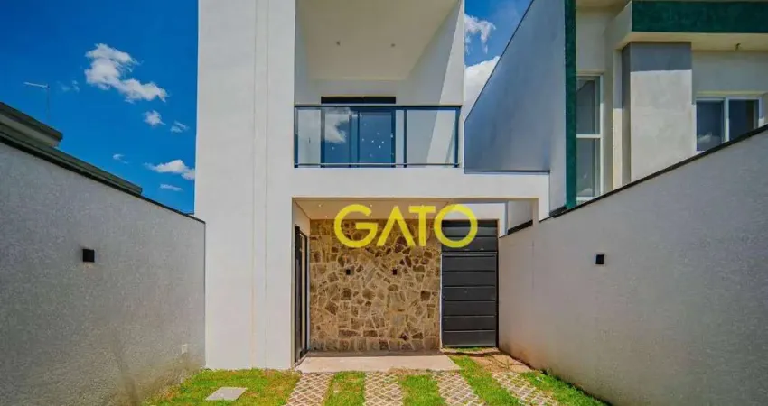 Casa em condomínio para venda e locação em Santana de Parnaíba/SP.